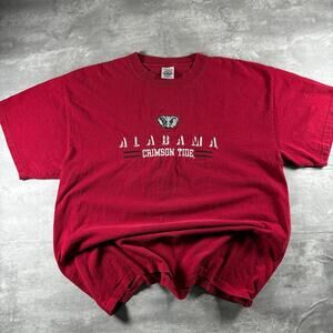 Vintage Alabama embroidered tshirt